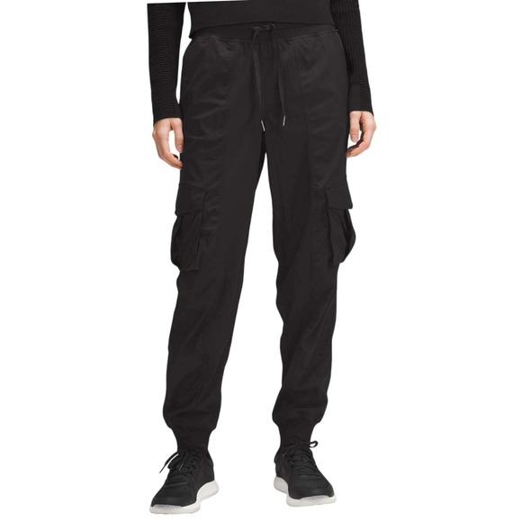 Lululemon Womens M Dance Studio Relaxed Fit Mid Rise Cargo Jogger in Black NWT